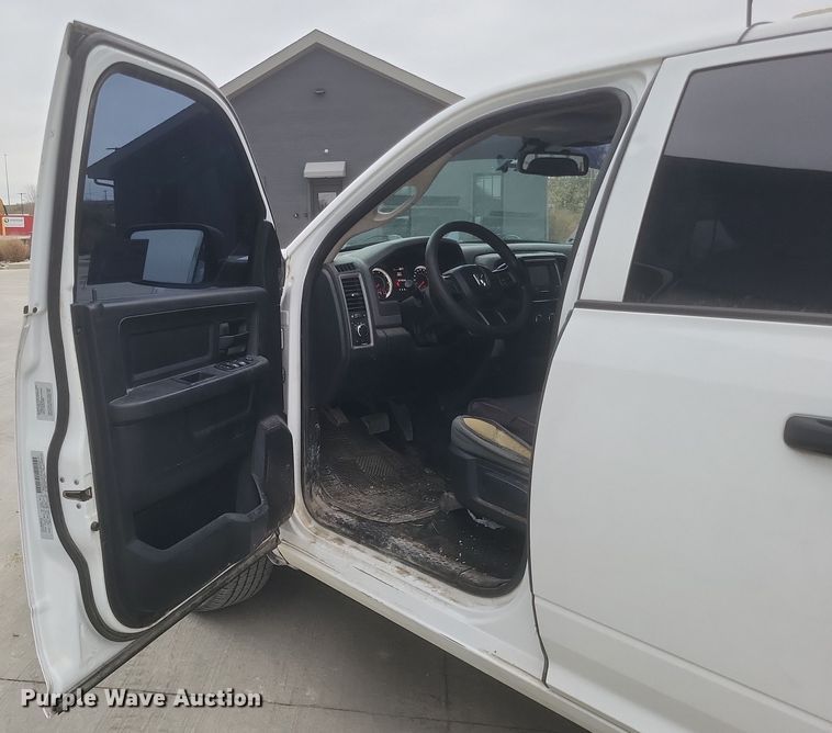 image for item DQ3824 2016 Dodge  Ram 1500 Quad Cab pickup truck