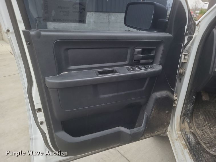 image for item DQ3824 2016 Dodge  Ram 1500 Quad Cab pickup truck