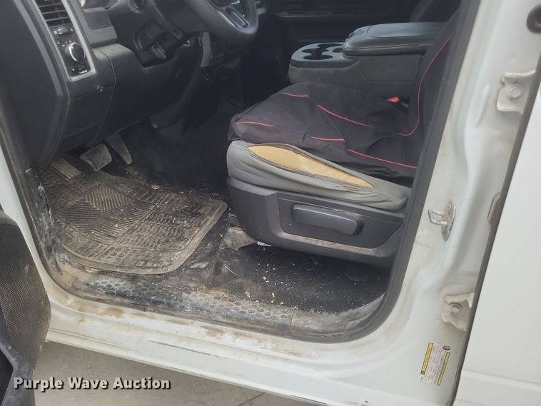 image for item DQ3824 2016 Dodge  Ram 1500 Quad Cab pickup truck