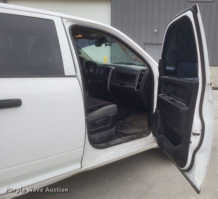 image for item DQ3824 2016 Dodge  Ram 1500 Quad Cab pickup truck