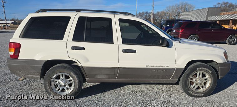 image for item DQ5335 2003 Jeep Grand Cherokee Laredo SUV