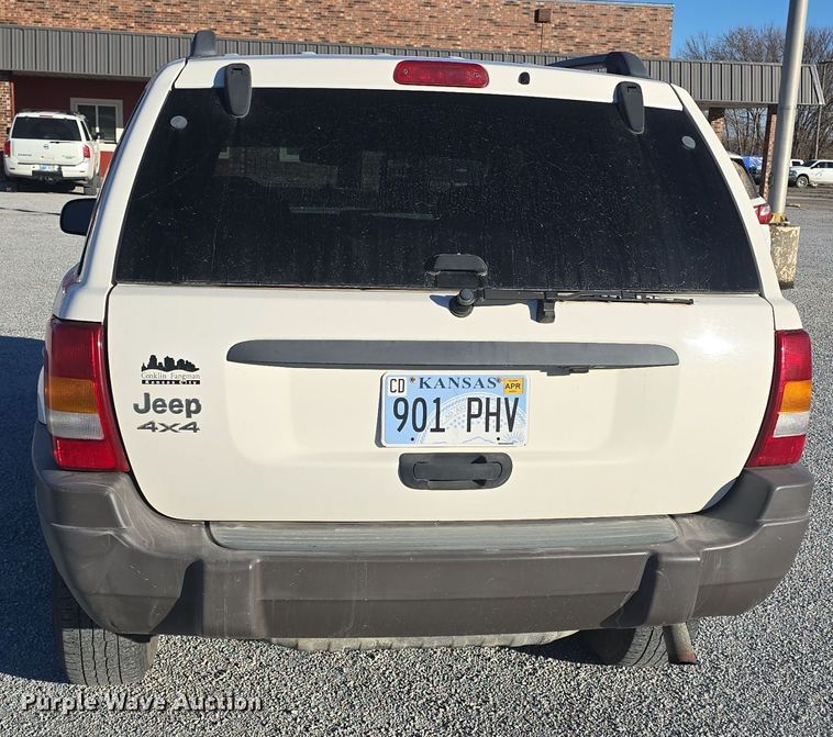 image for item DQ5335 2003 Jeep Grand Cherokee Laredo SUV