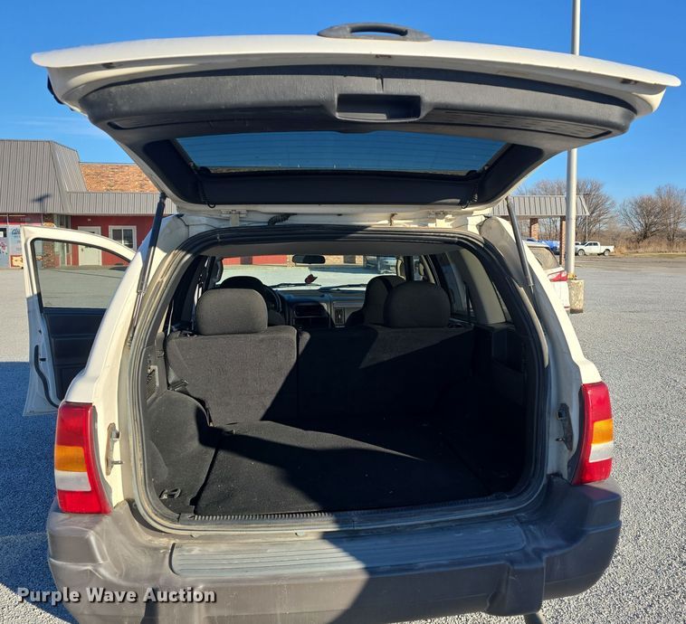 image for item DQ5335 2003 Jeep Grand Cherokee Laredo SUV