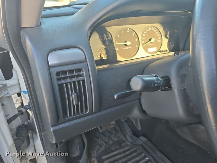 image for item DQ5335 2003 Jeep Grand Cherokee Laredo SUV