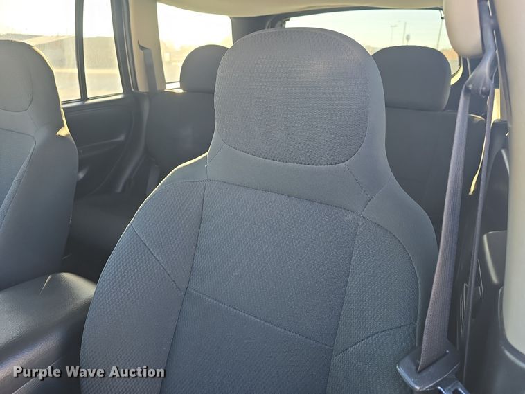 image for item DQ5335 2003 Jeep Grand Cherokee Laredo SUV