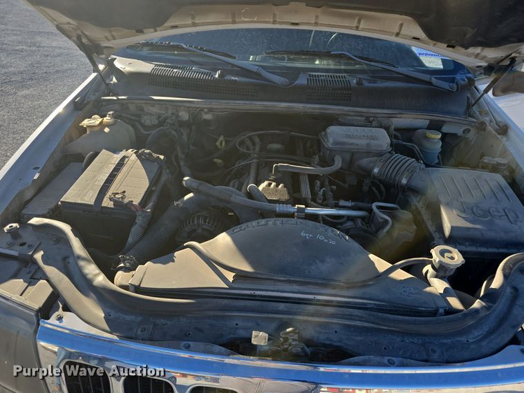 image for item DQ5335 2003 Jeep Grand Cherokee Laredo SUV