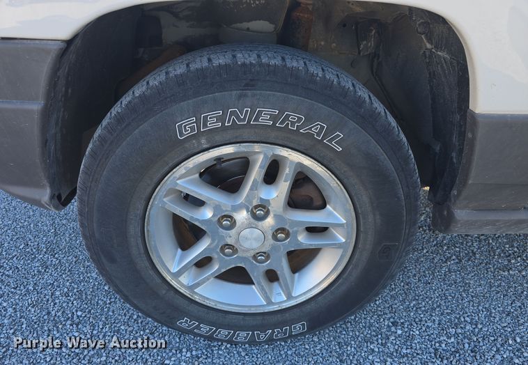 image for item DQ5335 2003 Jeep Grand Cherokee Laredo SUV