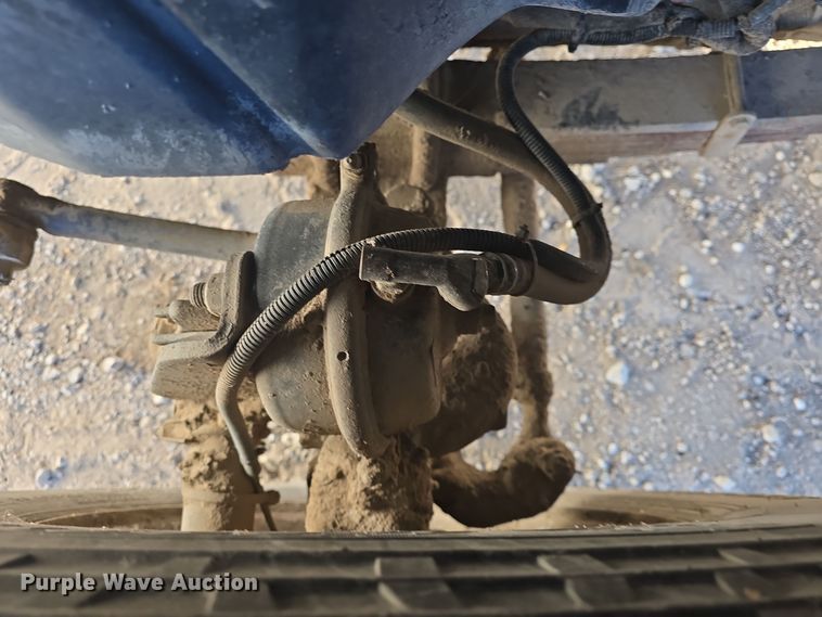 image for item DQ5336 2004 International 7400 dump truck