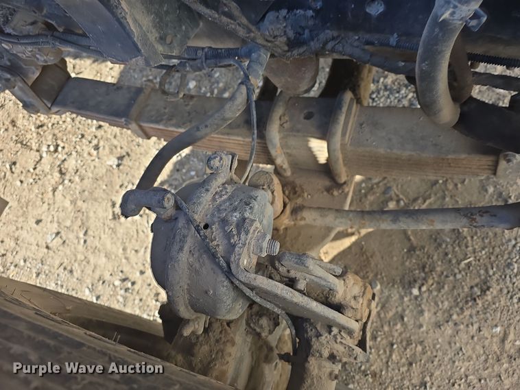 image for item DQ5336 2004 International 7400 dump truck