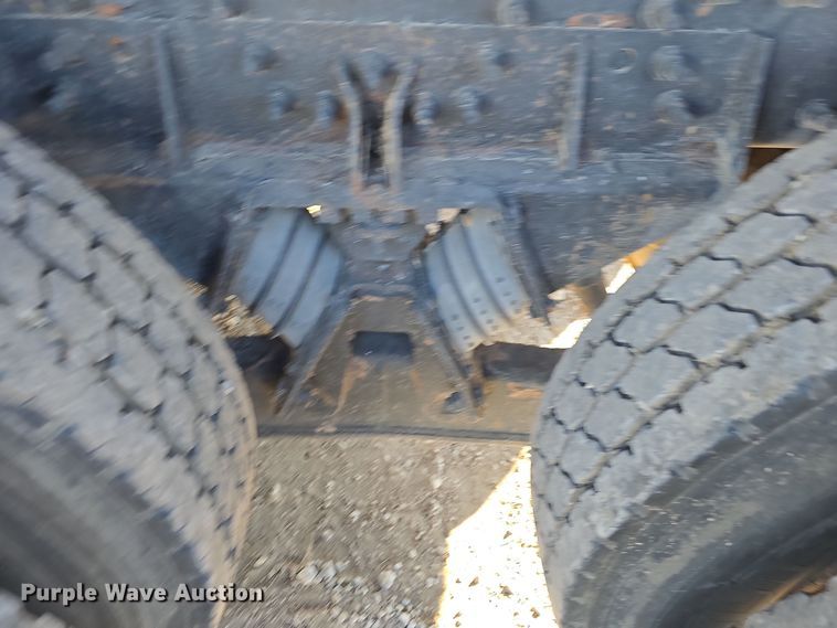 image for item DQ5336 2004 International 7400 dump truck