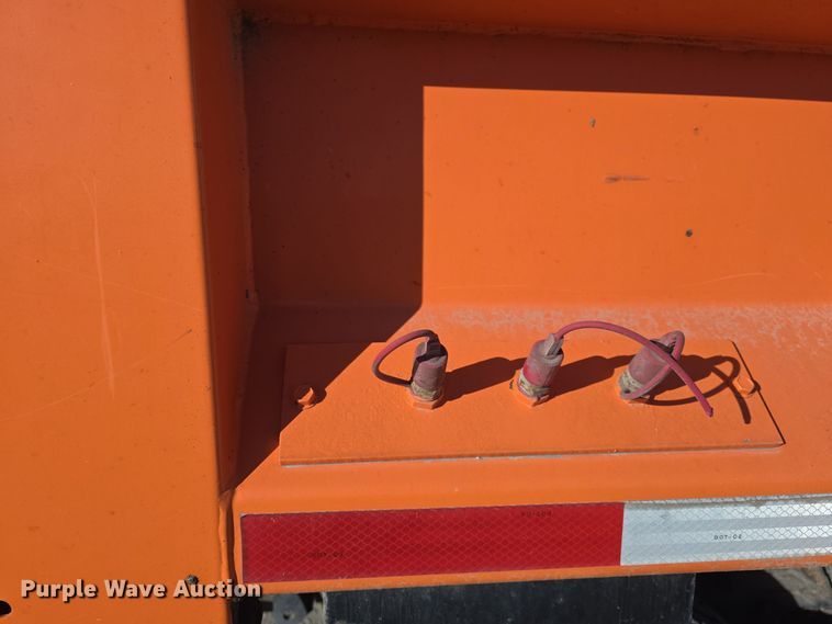 image for item DQ5336 2004 International 7400 dump truck