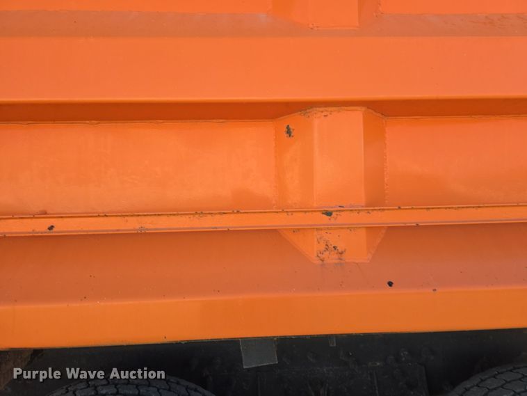 image for item DQ5336 2004 International 7400 dump truck