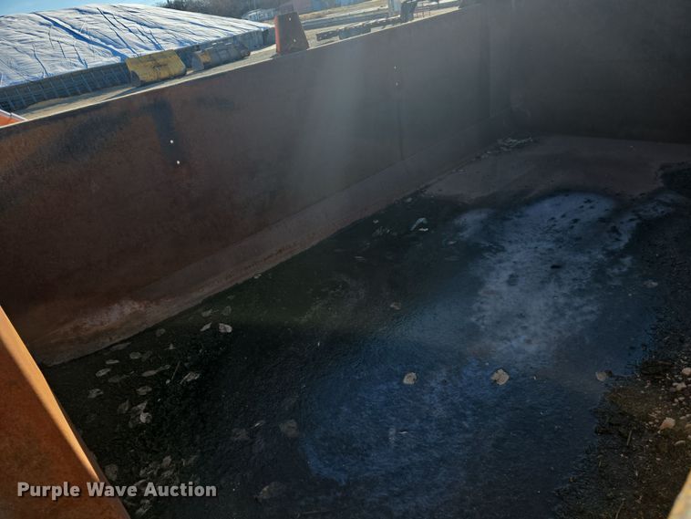 image for item DQ5336 2004 International 7400 dump truck