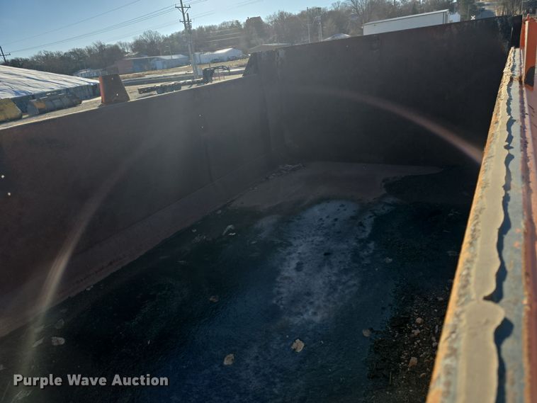 image for item DQ5336 2004 International 7400 dump truck