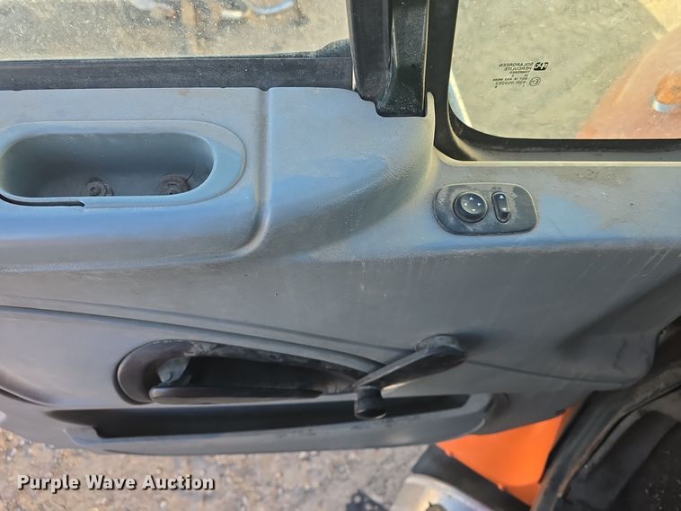 image for item DQ5336 2004 International 7400 dump truck