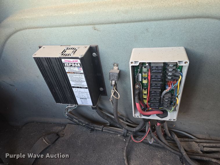 image for item DQ5336 2004 International 7400 dump truck