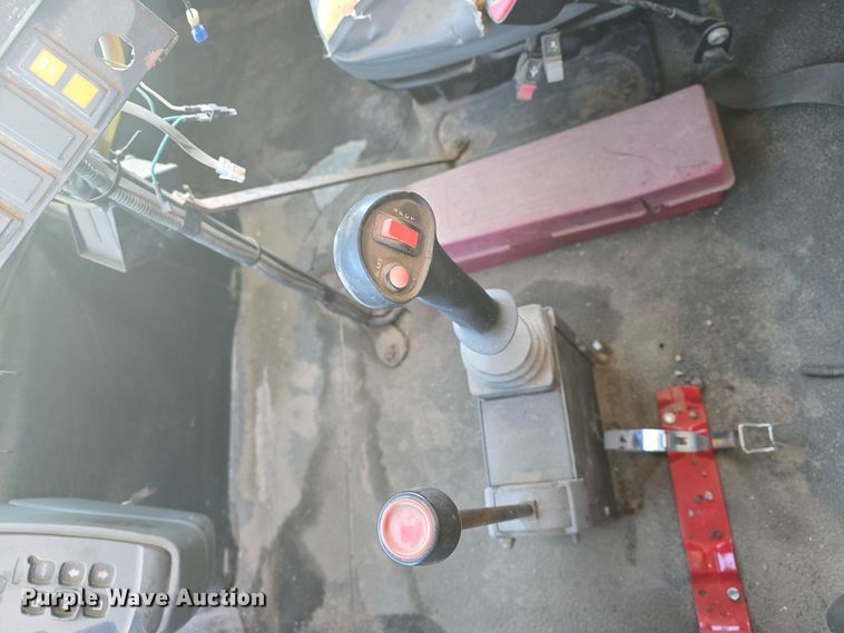 image for item DQ5336 2004 International 7400 dump truck