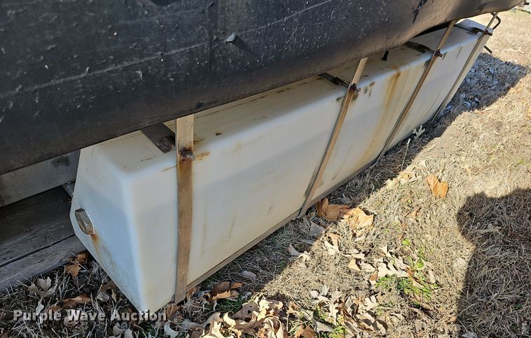 image for item DQ5344 (2) spreaders