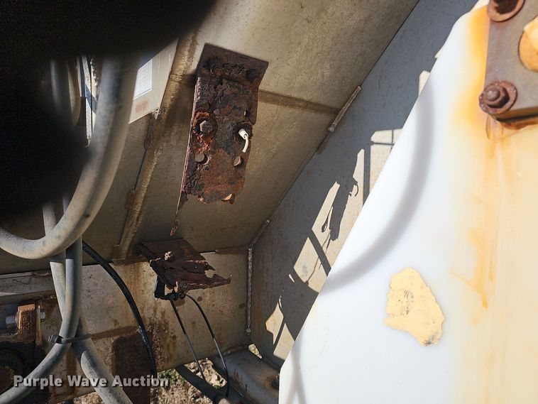 image for item DQ5344 (2) spreaders