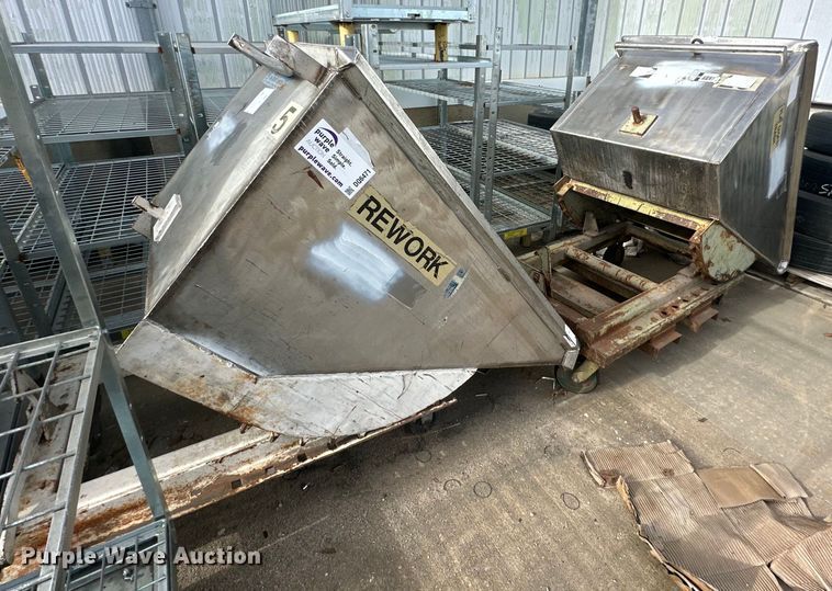 image for item DQ6471 (2) forklift dump hoppers