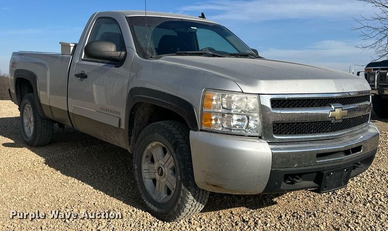 image for item DQ6525 2010 Chevrolet Silverado 1500 pickup truck