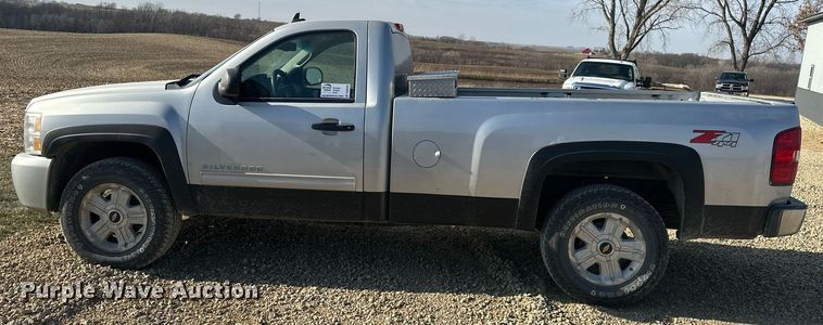 image for item DQ6525 2010 Chevrolet Silverado 1500 pickup truck