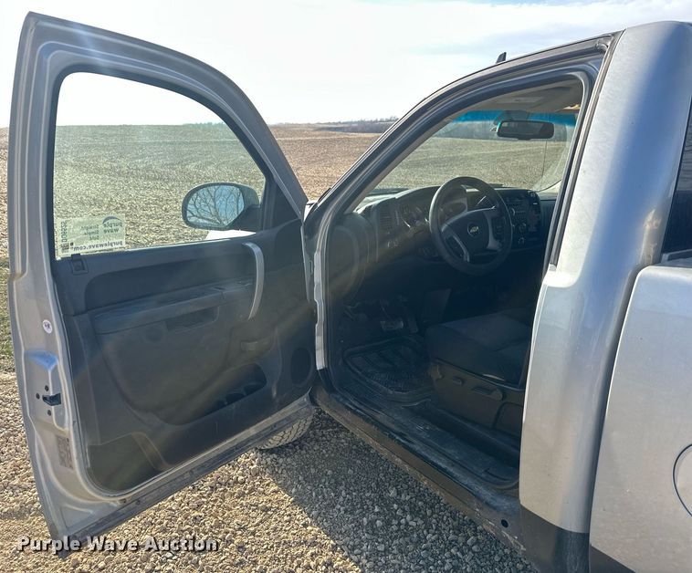 image for item DQ6525 2010 Chevrolet Silverado 1500 pickup truck