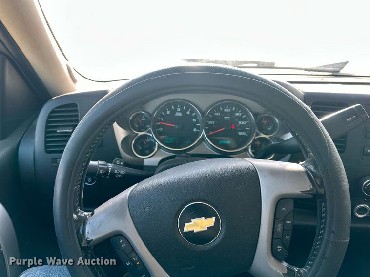 image for item DQ6525 2010 Chevrolet Silverado 1500 pickup truck