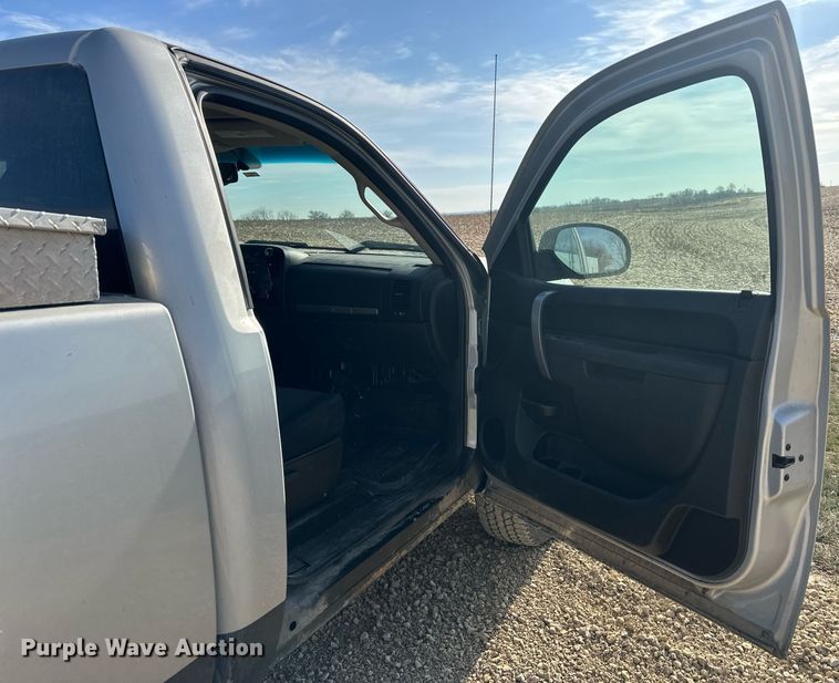 image for item DQ6525 2010 Chevrolet Silverado 1500 pickup truck