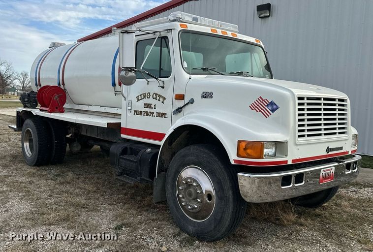 image for item DQ6529 1997 International 4700 tanker fire truck