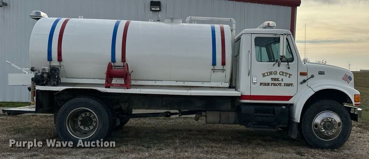 image for item DQ6529 1997 International 4700 tanker fire truck
