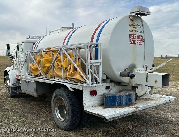 image for item DQ6529 1997 International 4700 tanker fire truck