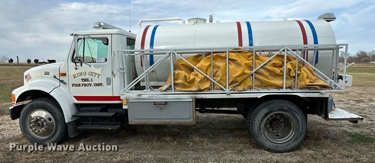image for item DQ6529 1997 International 4700 tanker fire truck