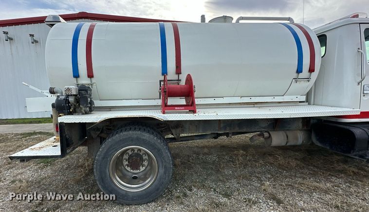 image for item DQ6529 1997 International 4700 tanker fire truck