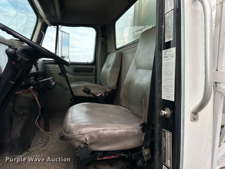 image for item DQ6529 1997 International 4700 tanker fire truck