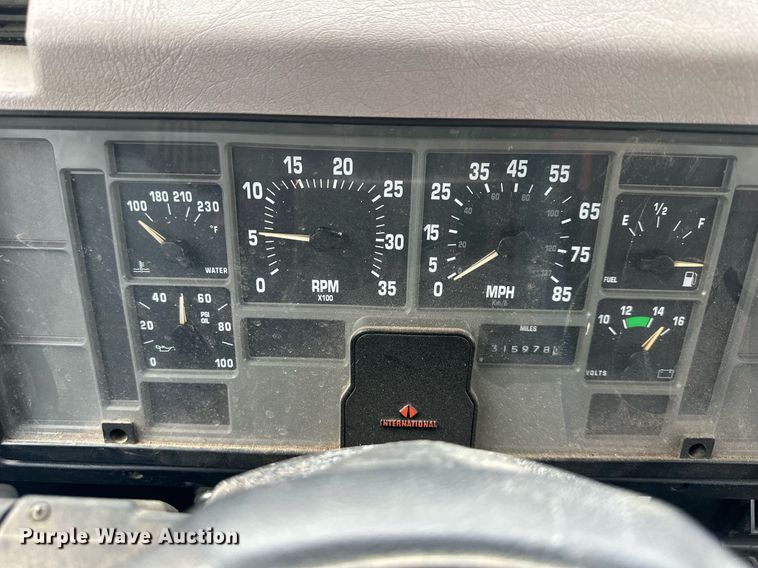 image for item DQ6529 1997 International 4700 tanker fire truck