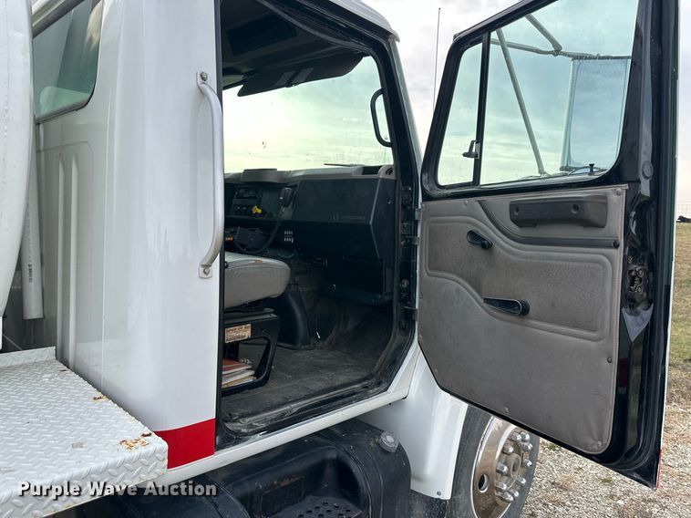 image for item DQ6529 1997 International 4700 tanker fire truck