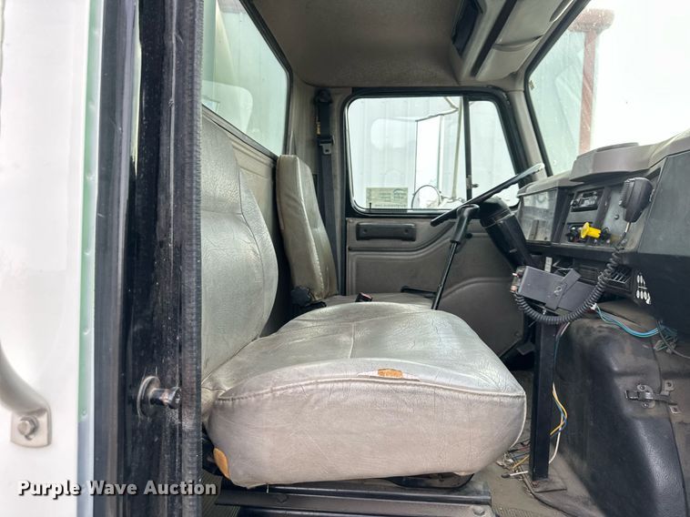 image for item DQ6529 1997 International 4700 tanker fire truck