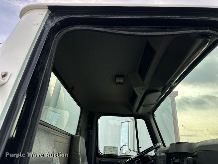 image for item DQ6529 1997 International 4700 tanker fire truck