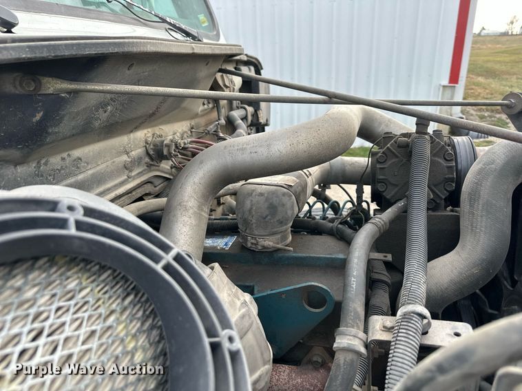 image for item DQ6529 1997 International 4700 tanker fire truck