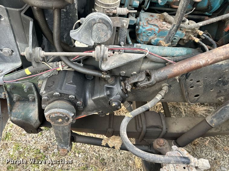 image for item DQ6529 1997 International 4700 tanker fire truck