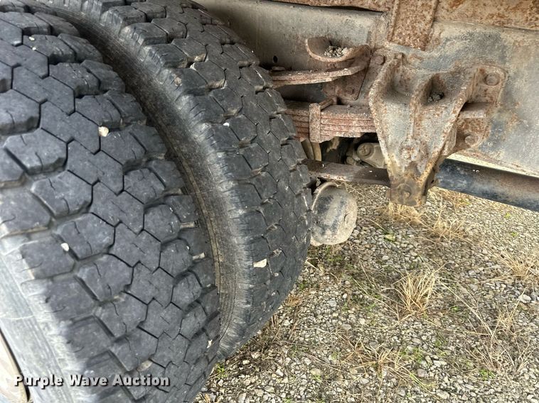 image for item DQ6529 1997 International 4700 tanker fire truck