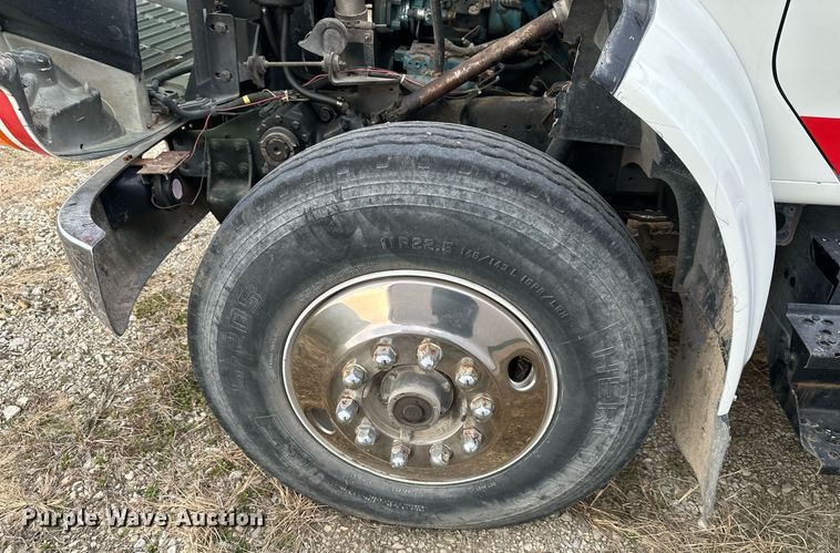 image for item DQ6529 1997 International 4700 tanker fire truck