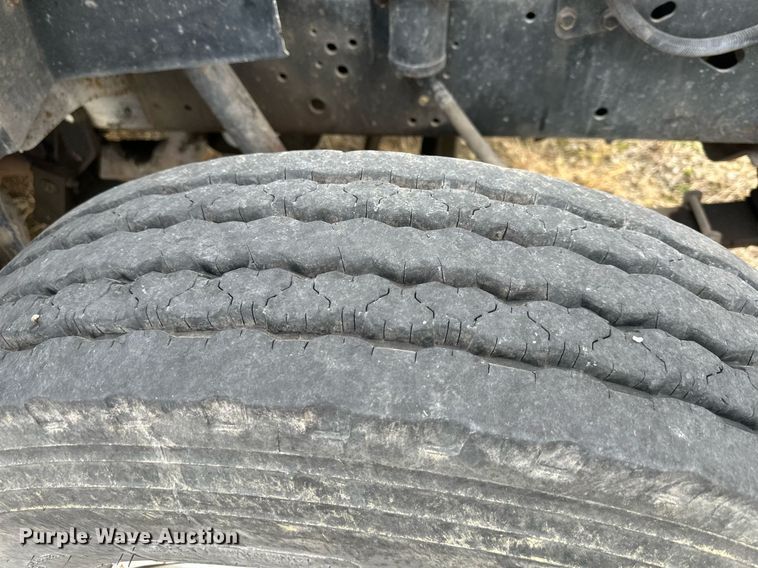 image for item DQ6529 1997 International 4700 tanker fire truck