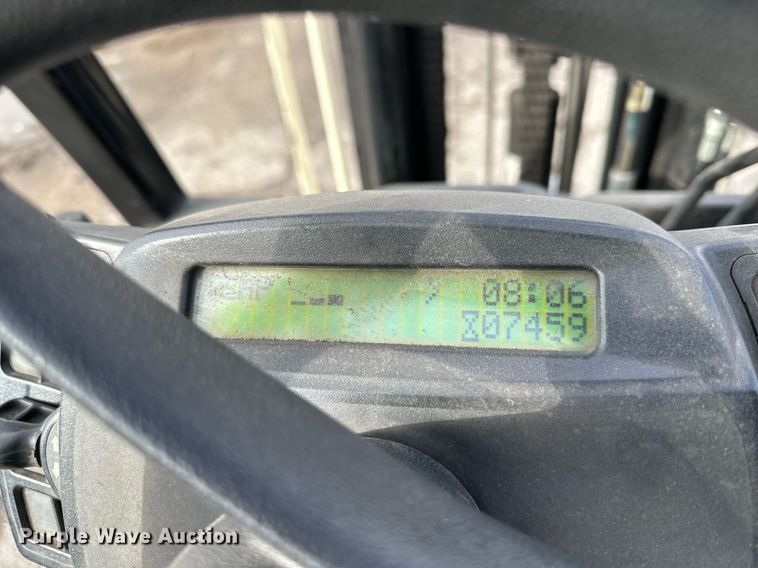 image for item DQ6531 Yale forklift