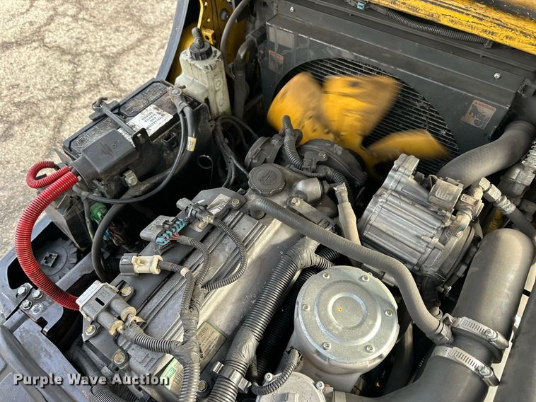 image for item DQ6531 Yale forklift