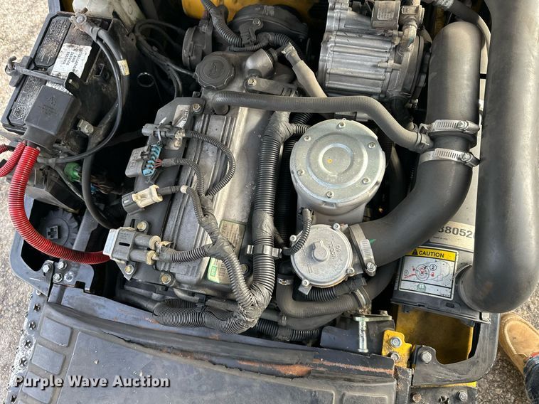 image for item DQ6531 Yale forklift