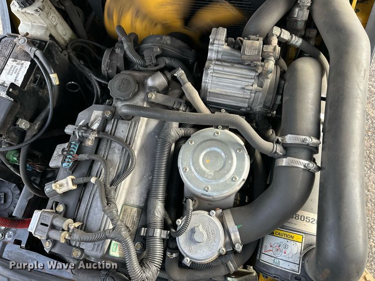 image for item DQ6531 Yale forklift