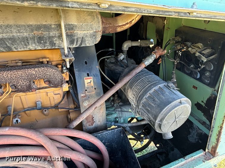 image for item DS2536 Sullair  185 air compressor