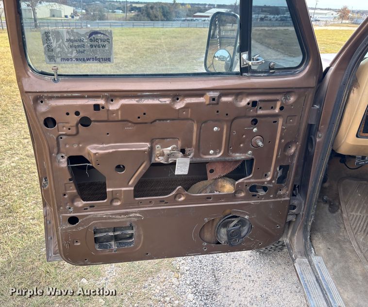 image for item DS2548 1987 Dodge  Power Ram  pickup truck